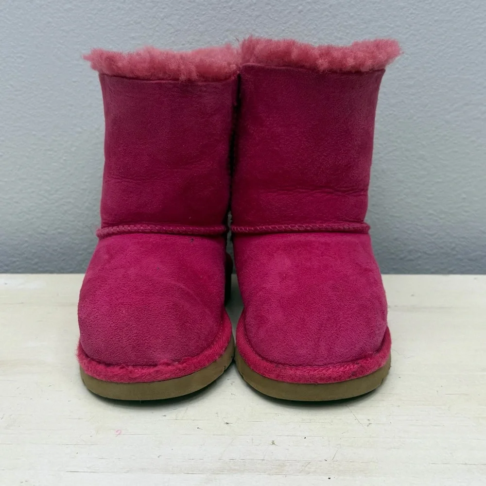 Ugg Pink Suede Bailey Bow Short Boots Size 9